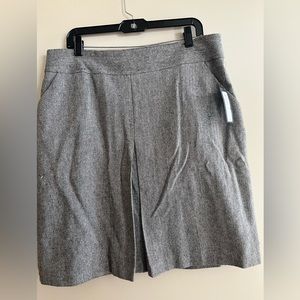 Sz 14W wool Worthington skirt with pockets.